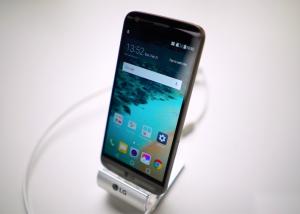الهاتف LG G5 المنتظر سيكون في أيدي العملاء إبتداء من يوم غد