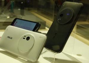 اسوس  :تصدر تحديثات جديدة للهاتفين Zenfone Zoom و Zenfone 2 Laser 