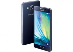 الكشف عن سعر ومواصفات الهاتف Galaxy A5 من قبل متجر للتجزئة نحن هنا مع بعض التفاصيل الإضافية حول الهاتف Galaxy A5 الذي من شأنه أن يكون أيضا ضمن سلسلة هواتف Galaxy A Series. في الواقع، لقد تم الآن رصد الهاتف Galaxy A5 في متجر تجزئة إلكتروني بكازاخستان وهذا ما أتاح لنا فرصة الحصول على المواصفات التقنية للهاتف، فضلا عن أبعاد الهاتف وسعره.  في كازاخستان سوف يكلف الهاتف Galaxy A5 نحو 99990 تنغي بالعملة المحلية وهذا ما يعادل 552 دولار أمريكي إستنادا إلى أسعار الصرف الحالية. ومرة أخرى، هذا يؤكد رغبة شركة سامسونج في