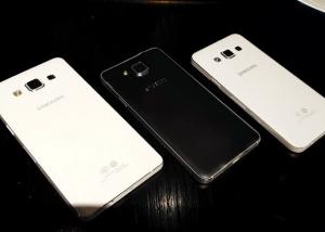 Galaxy A7  بشاشة اكبر 